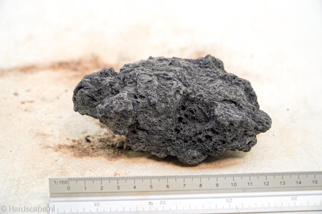 black lava rock S444 - Hardscape.nl