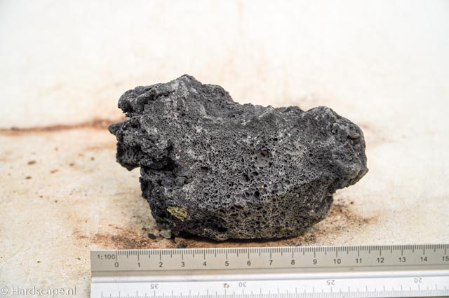 black lava rock S448 - Hardscape.nl
