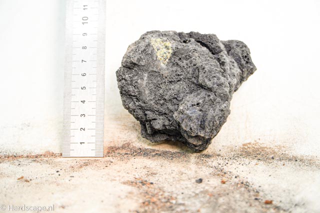 black lava rock S459 - Hardscape.nl
