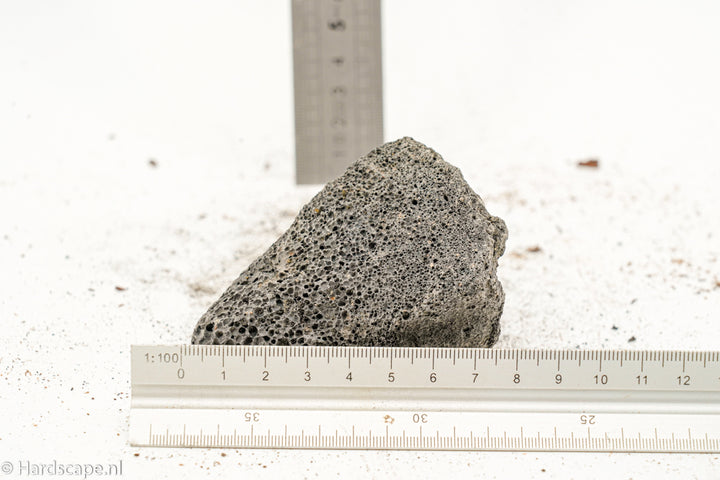 Black lava rock S525