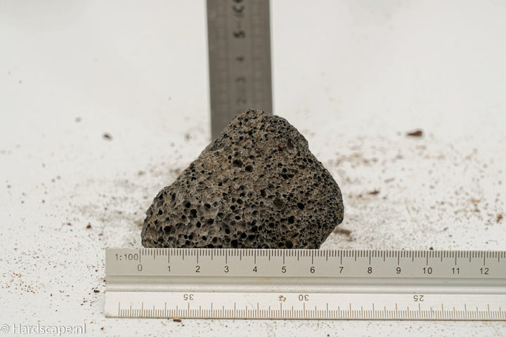 Black lava rock S533