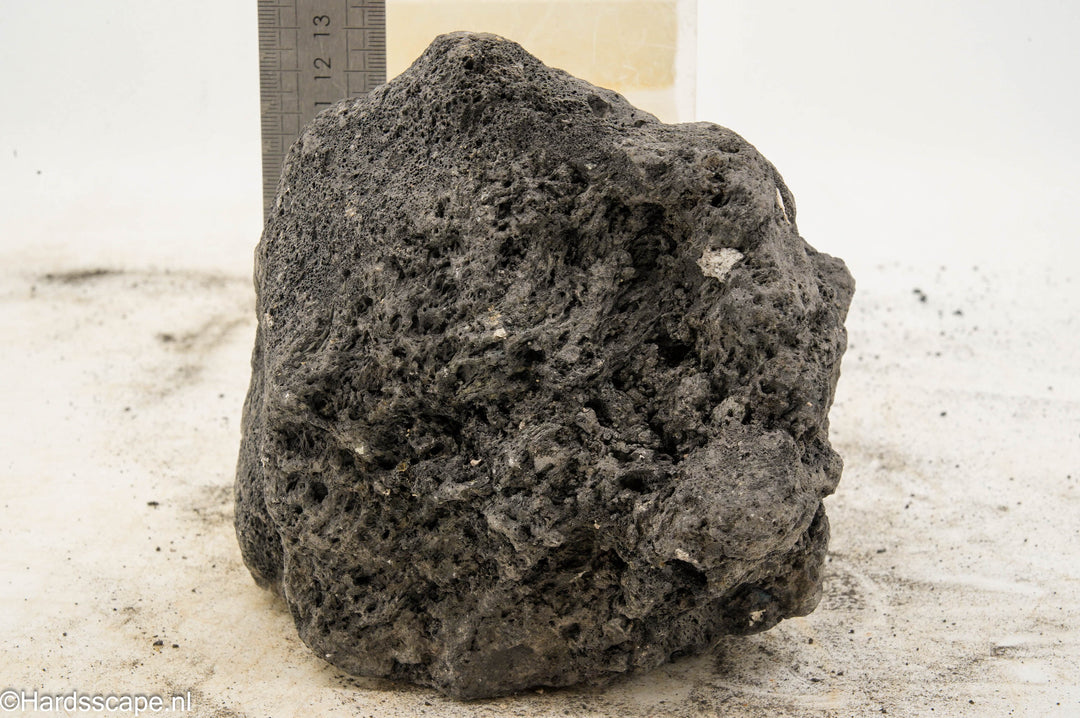 Black lava rock L147