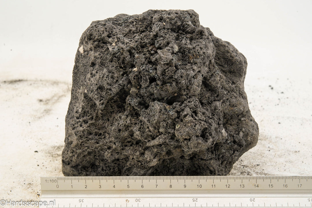 Black lava rock L147