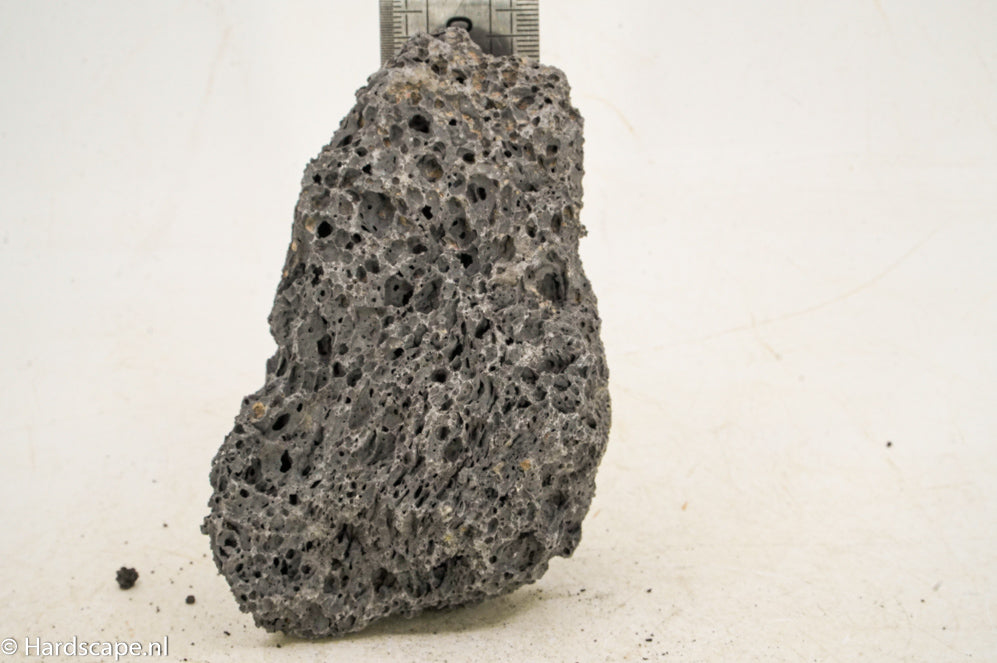 Black Lava Rock S326 - Hardscape.nl