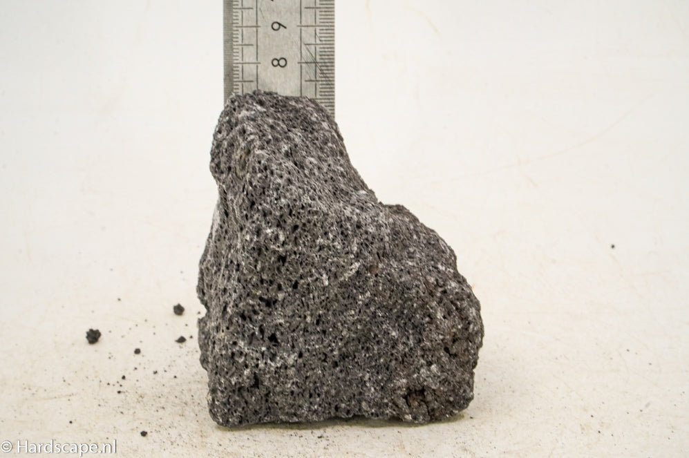 Black Lava Rock S331 - Hardscape.nl