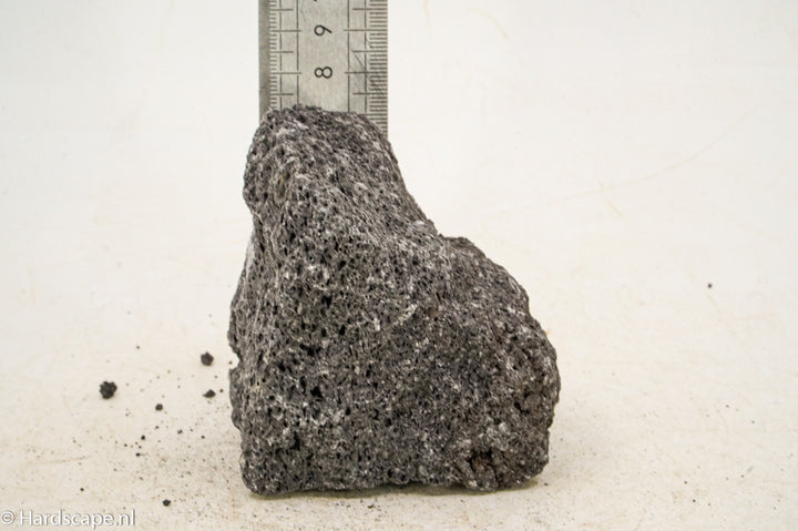 Black Lava Rock S331 - Hardscape.nl
