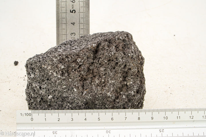 Black Lava Rock S331 - Hardscape.nl