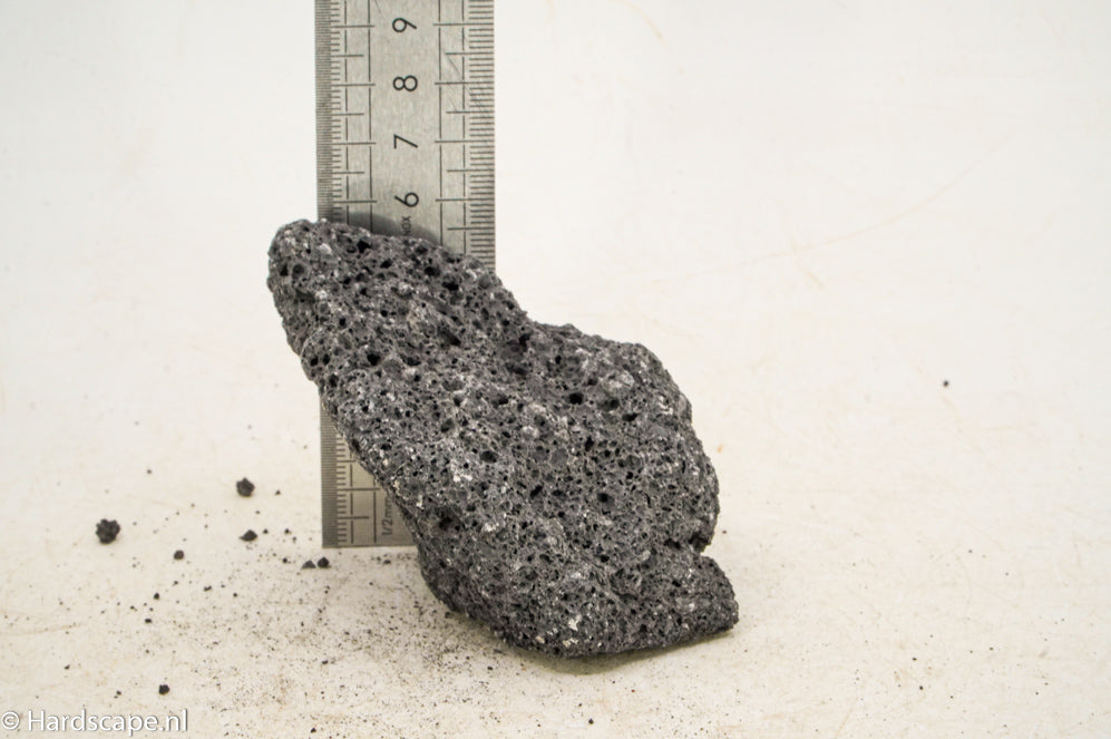 Black Lava Rock S333 - Hardscape.nl