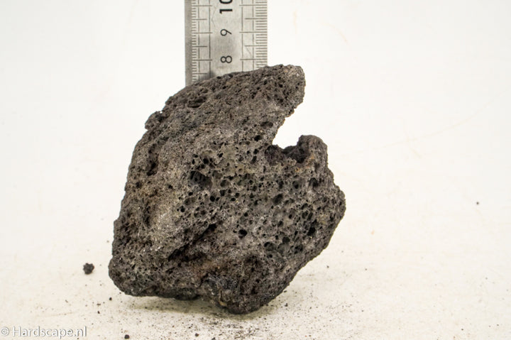Black Lava Rock S335 - Hardscape.nl