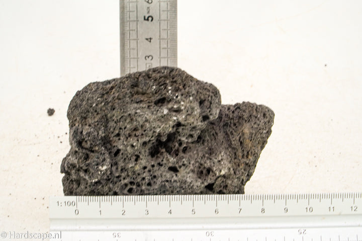 Black Lava Rock S335 - Hardscape.nl