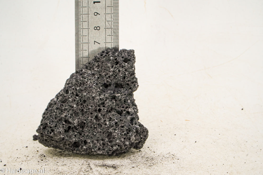 Black Lava Rock S344 - Hardscape.nl