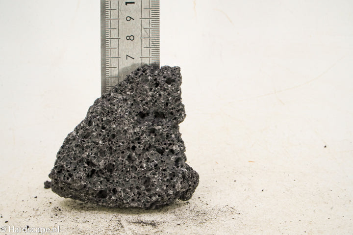 Black Lava Rock S344 - Hardscape.nl