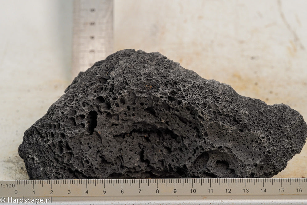 Black Lava S385 - Hardscape.nl