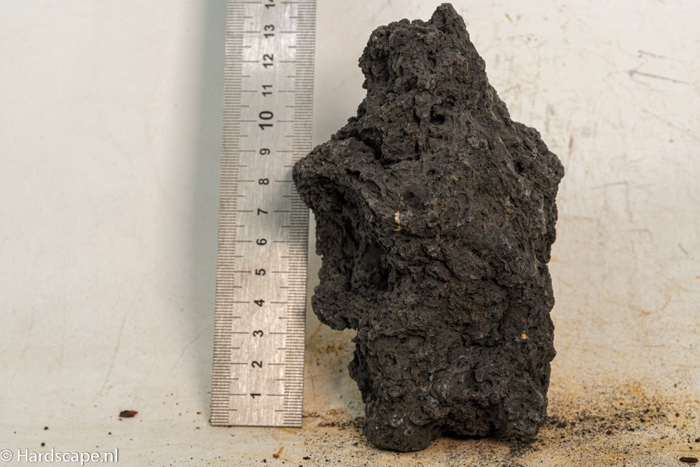 Black Lava S406 - Hardscape.nl