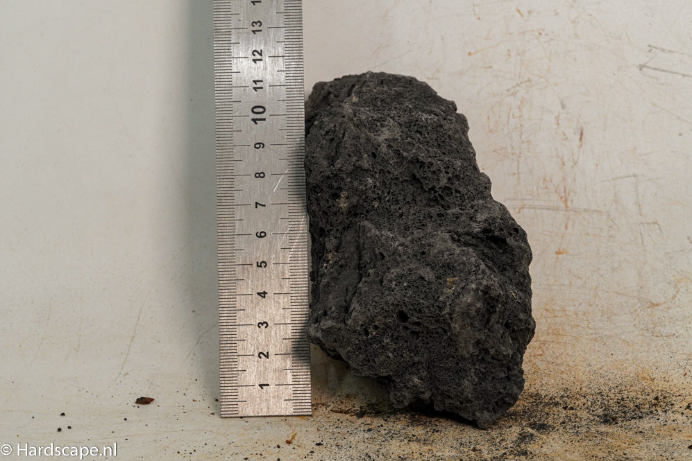 Black Lava S409 - Hardscape.nl