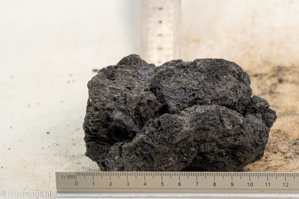 Black Lava S411 - Hardscape.nl