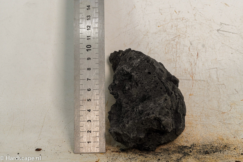 Black Lava S413 - Hardscape.nl