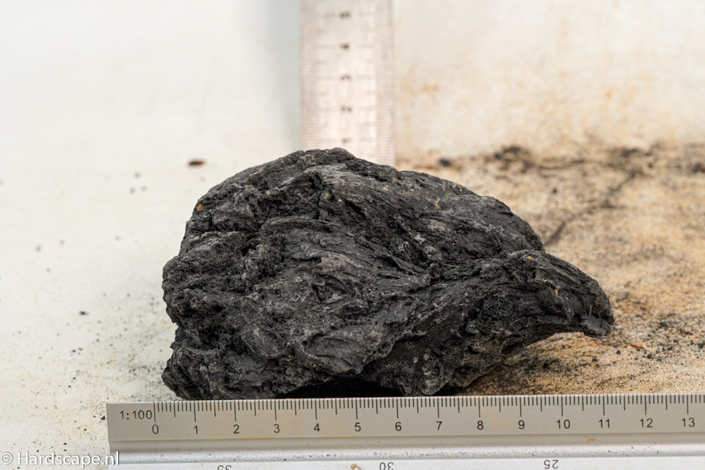 Black Lava S413 - Hardscape.nl