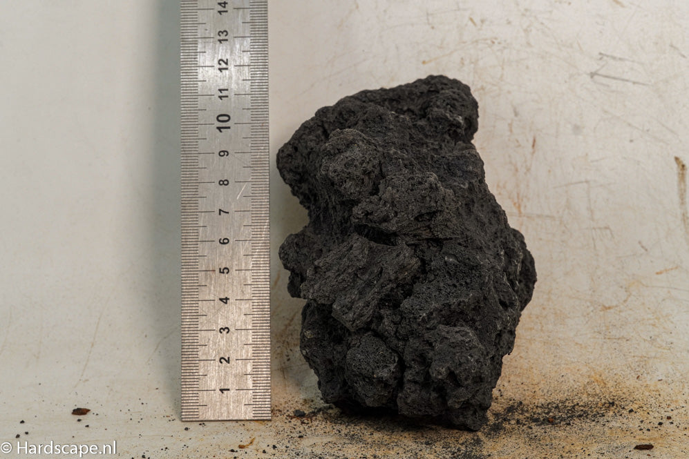 Black Lava S418 - Hardscape.nl