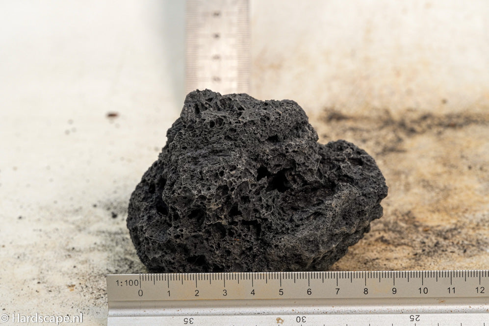 Black Lava S421 - Hardscape.nl