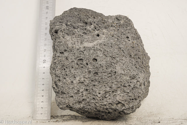 Black Lava Rock XL120 - Hardscape.nl