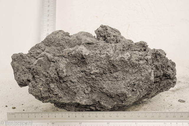 Black Lava Rock XL121 - Hardscape.nl