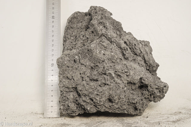 Black Lava Rock XL121 - Hardscape.nl