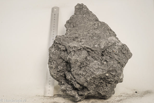 Black Lava Rock XL122 - Hardscape.nl