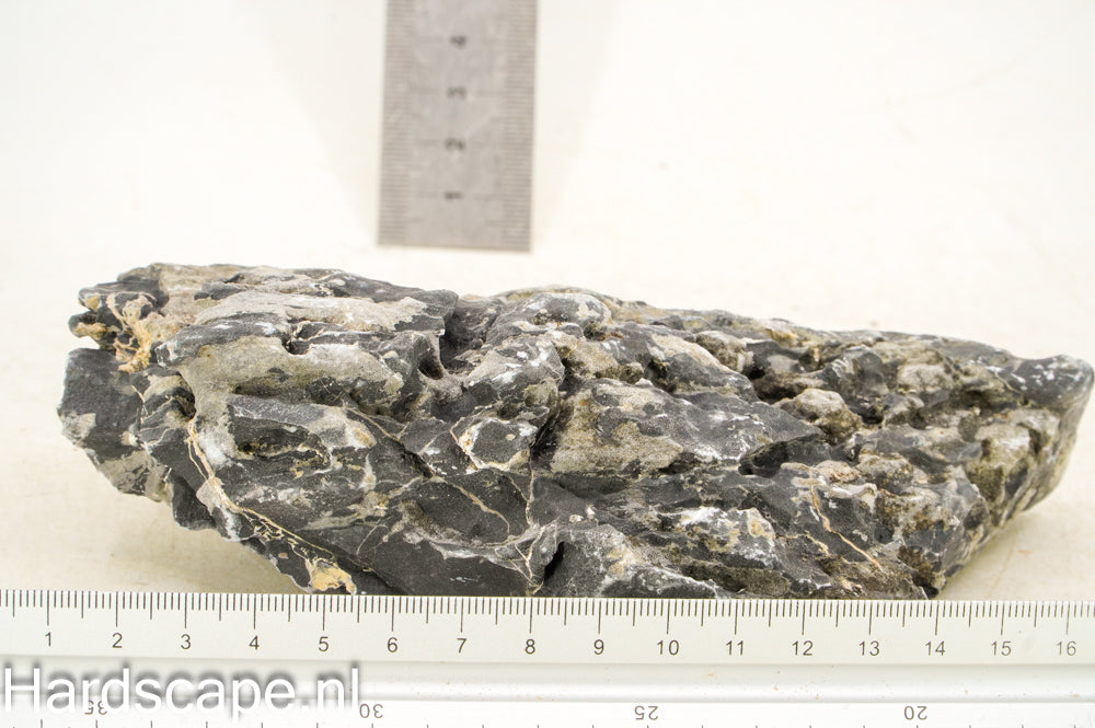 Dark Seiryu Rock S184 - Hardscape.nl