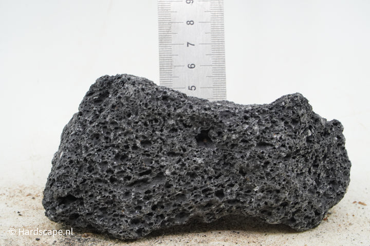 Black Lava Rock S358 - Hardscape.nl