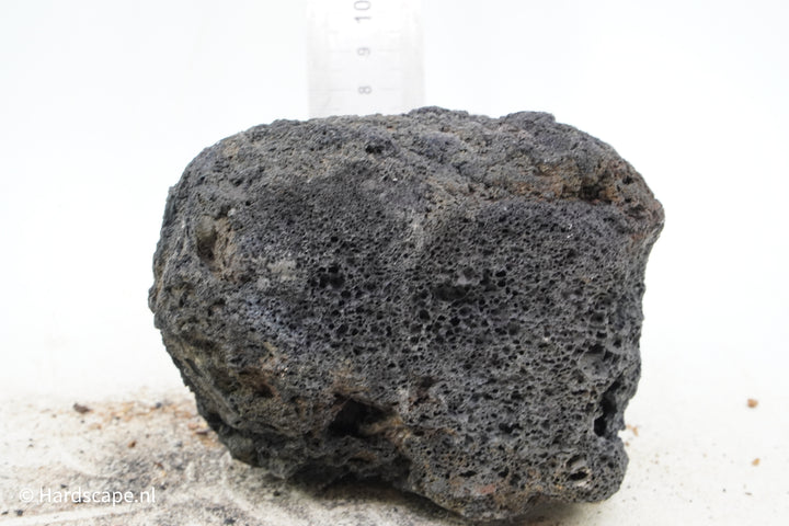 Black Lava Rock S368 - Hardscape.nl
