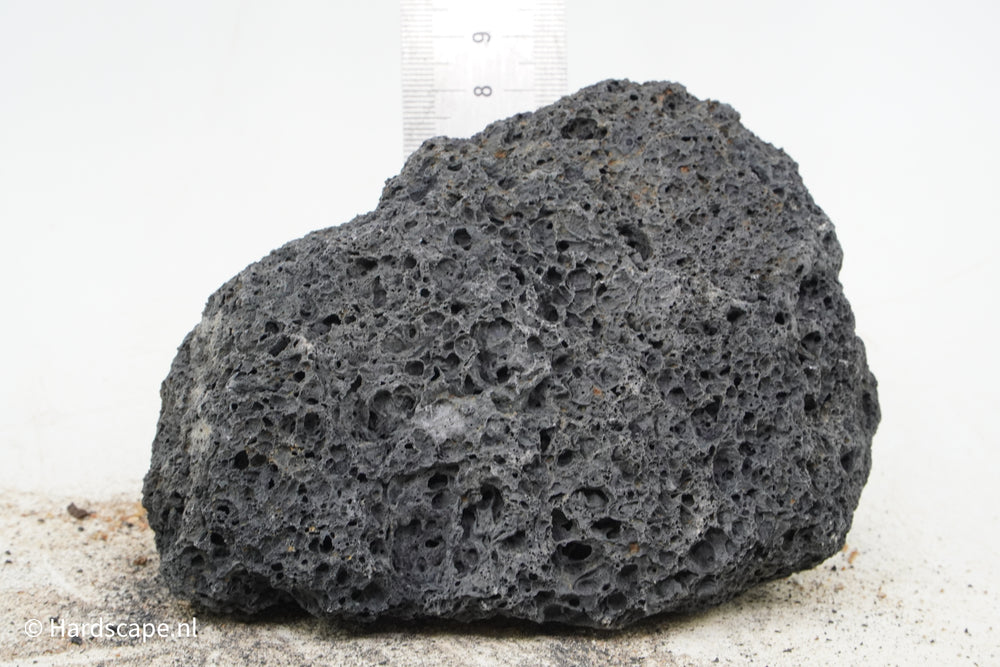 Black Lava Rock S371 - Hardscape.nl