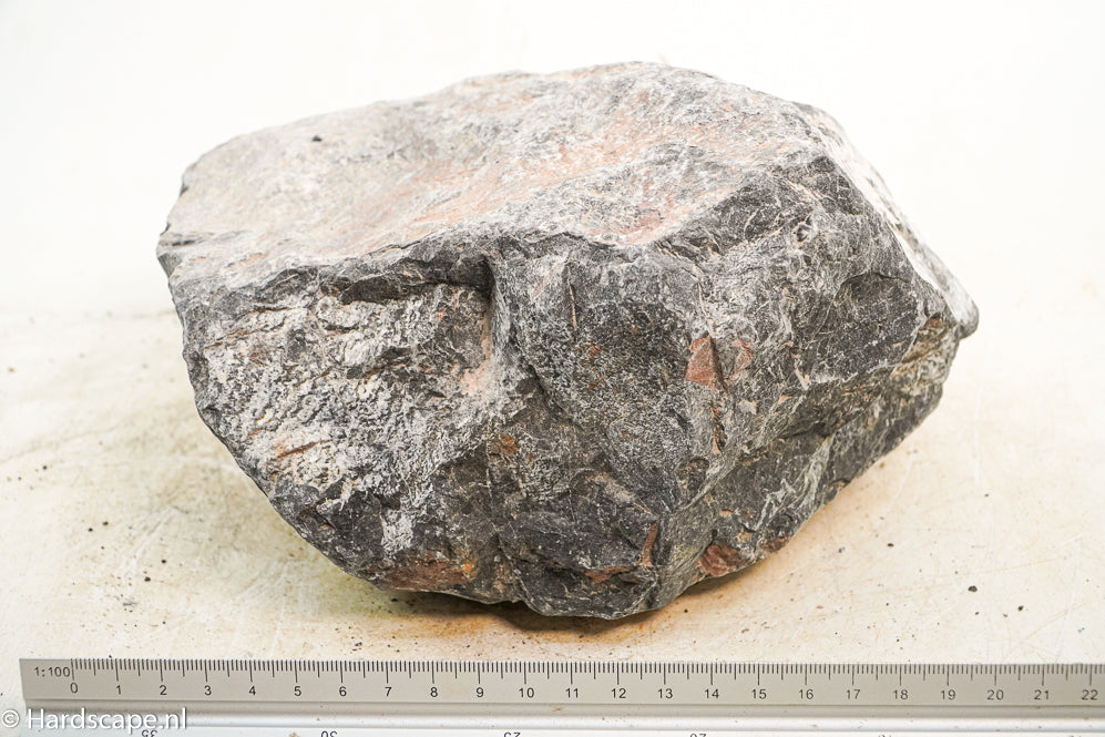 Dark Hell Stone L001 - Hardscape.nl