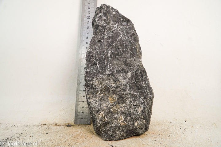 Dark Hell Stone L002 - Hardscape.nl