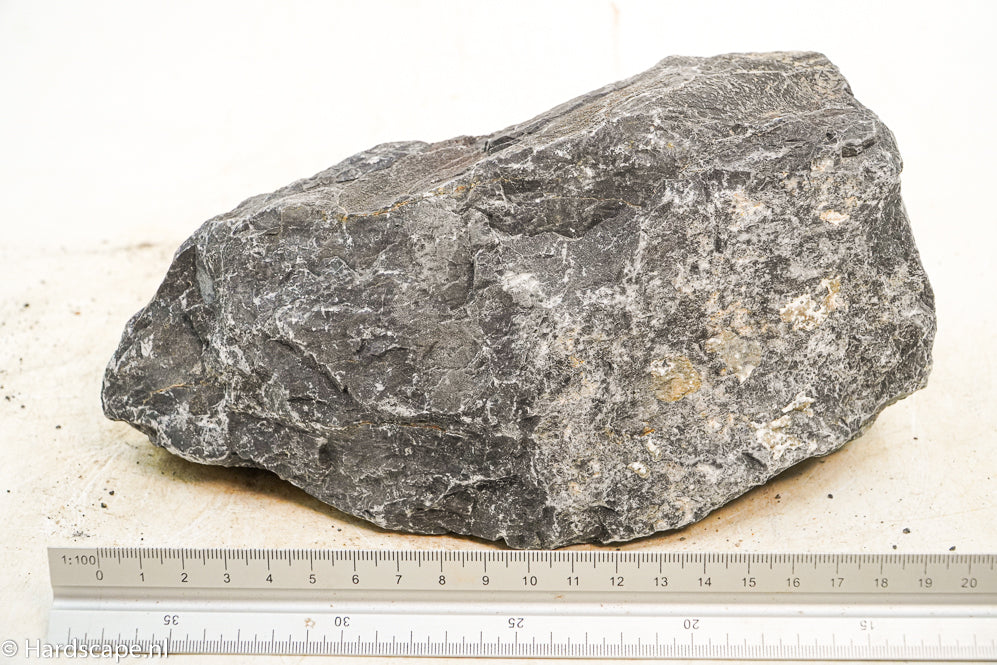 Dark Hell Stone L002 - Hardscape.nl