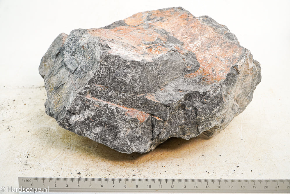 Dark Hell Stone L003 - Hardscape.nl