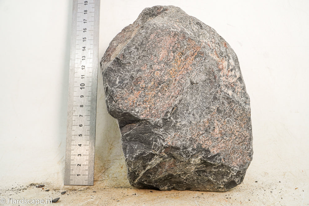 Dark Hell Stone L004 - Hardscape.nl