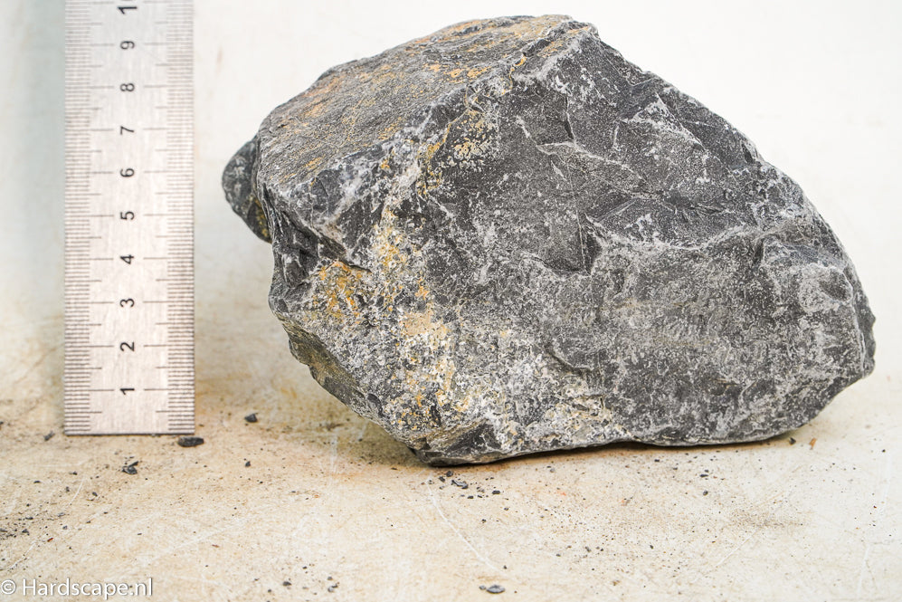 Dark Hell Stone M002 - Hardscape.nl