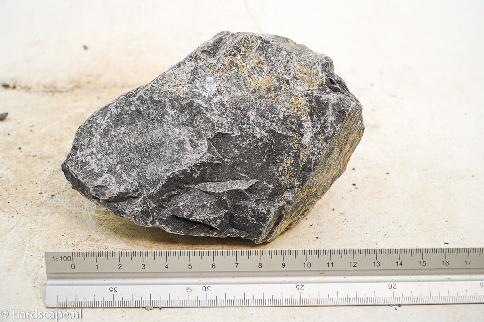Dark Hell Stone M002 - Hardscape.nl