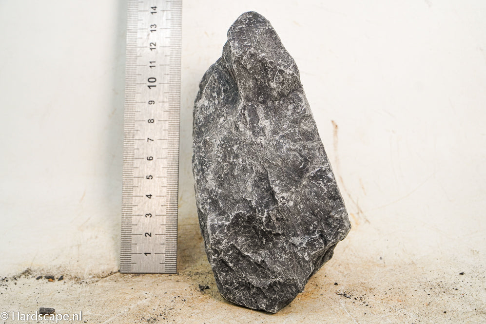 Dark Hell Stone M004 - Hardscape.nl