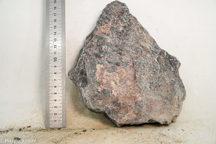 Dark Hell Stone M006 - Hardscape.nl