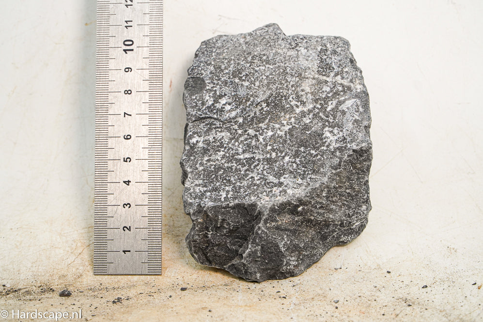 Dark Hell Stone S001 - Hardscape.nl
