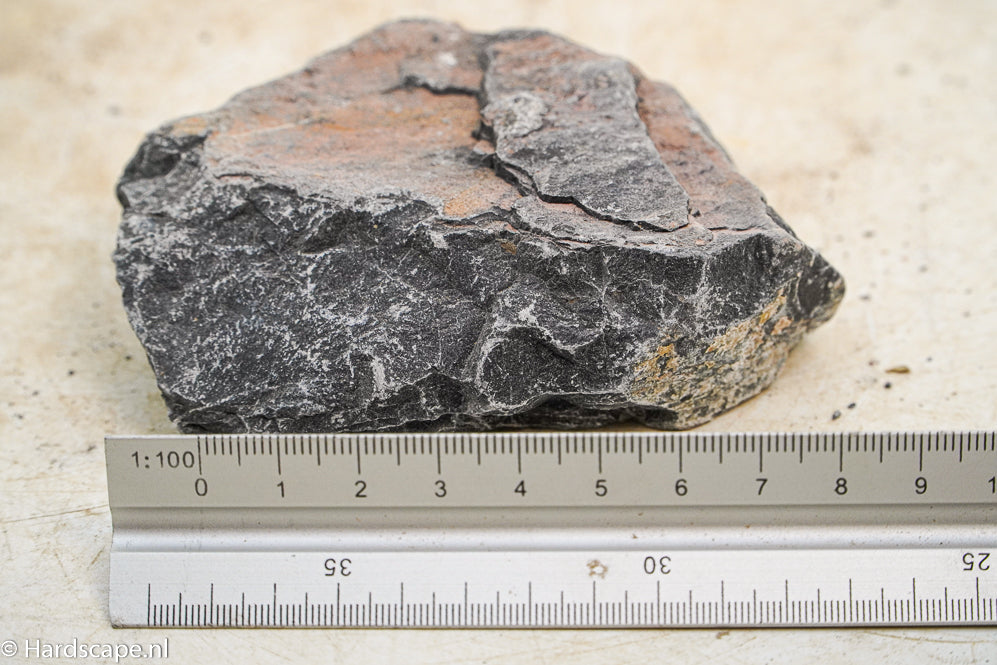 Dark Hell Stone S003 - Hardscape.nl
