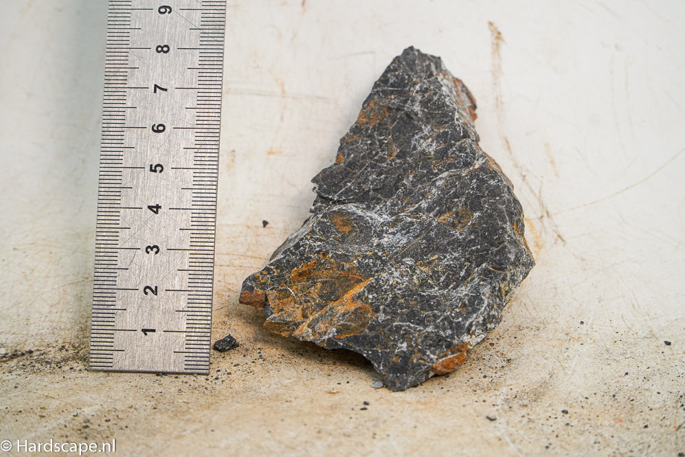 Dark Hell Stone S005 - Hardscape.nl