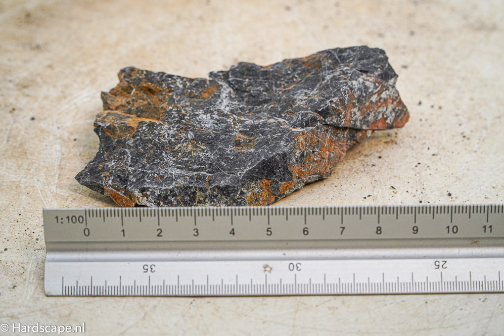 Dark Hell Stone S005 - Hardscape.nl