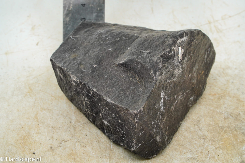 Dark Hill Rock S028 - Hardscape.nl