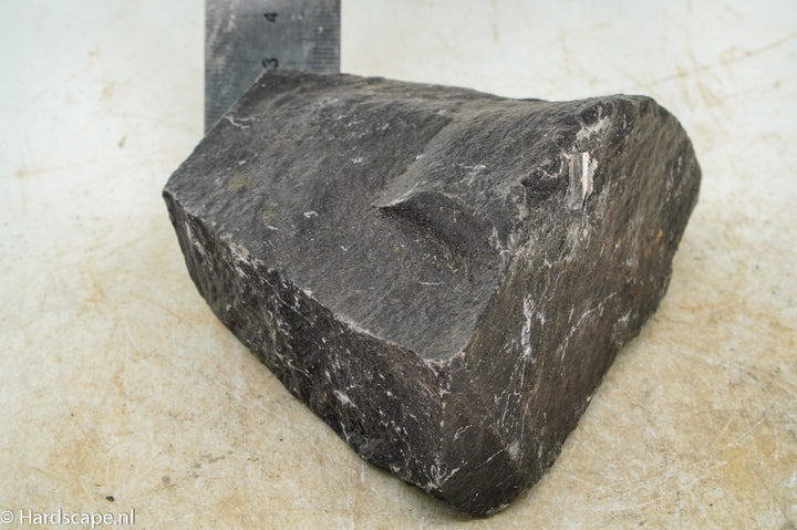 Dark Hill Rock S028 - Hardscape.nl