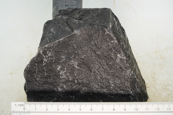 Dark Hill Rock S028 - Hardscape.nl