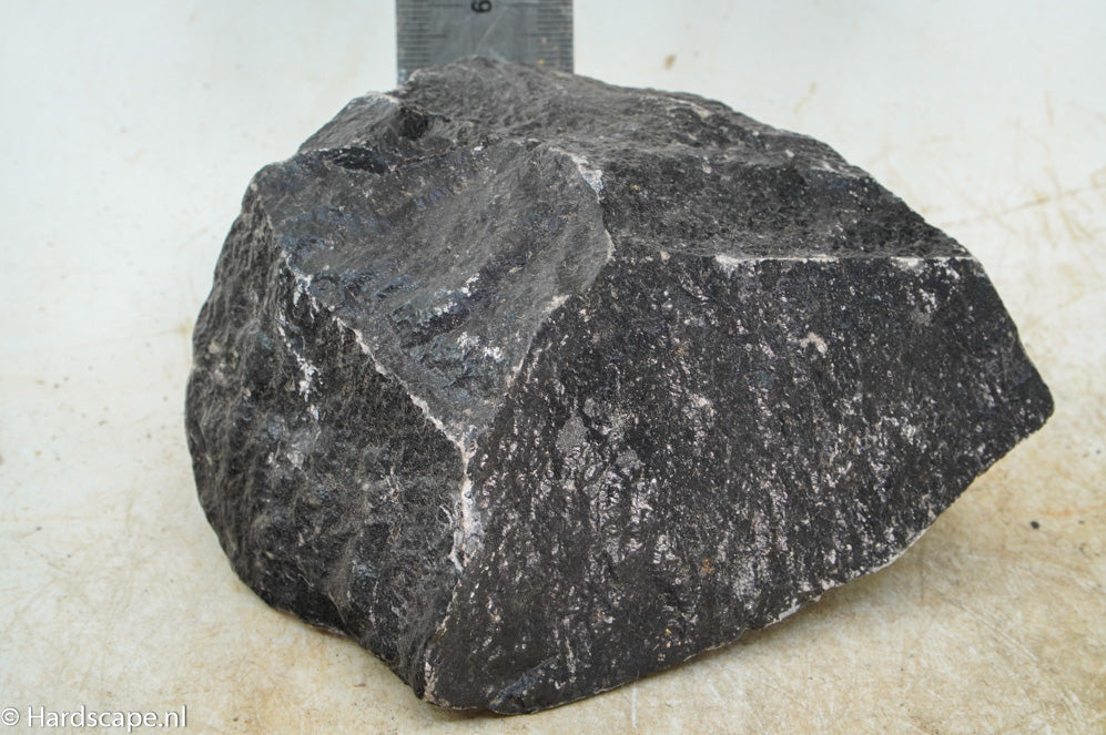 Dark Hill Rock S033 - Hardscape.nl