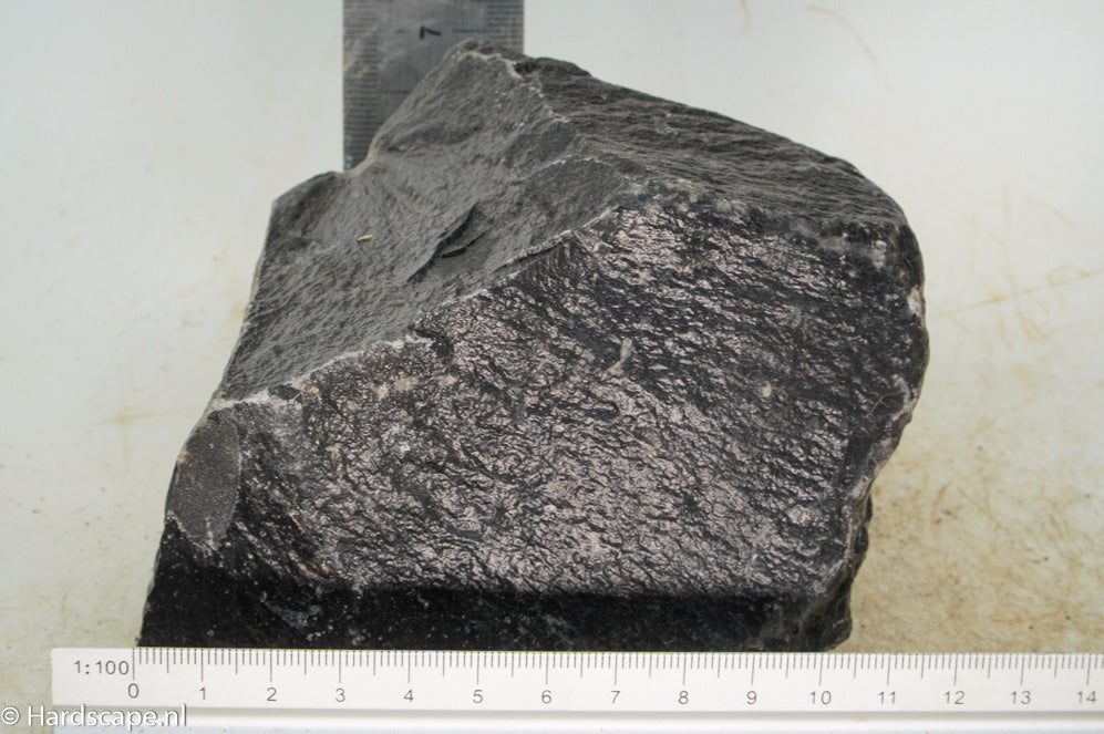 Dark Hill Rock S033 - Hardscape.nl
